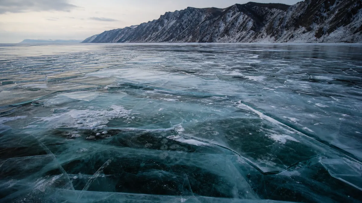Lac Baïkal : secrets du lac le plus profond du monde